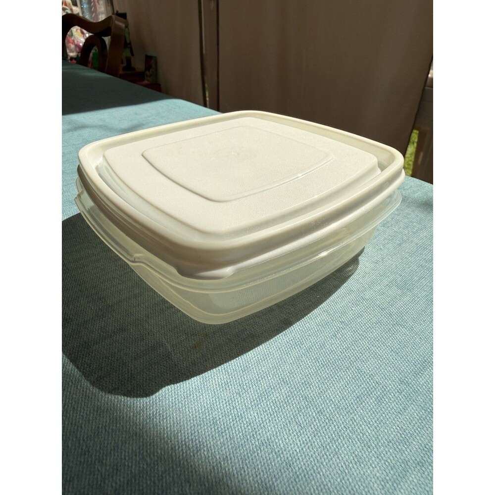 Vintage Rubbermaid Servin Saver #1 Container 2 Cup 0010 0018 White Lid Sandwich